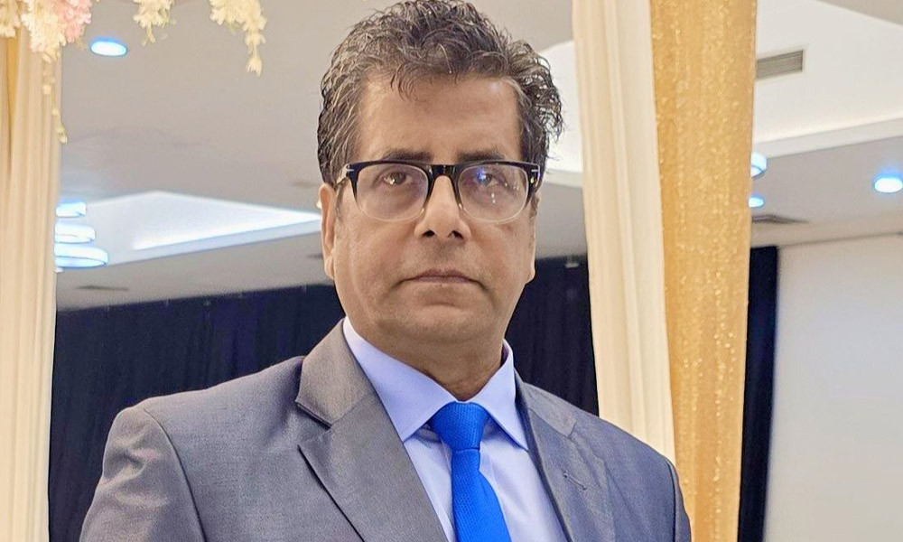 ডিবিতে সাংবাদিক আনিস আলমগীর