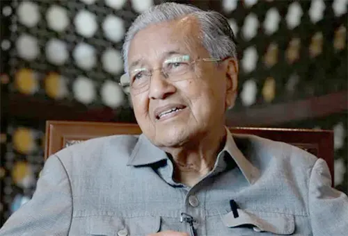 হাসপাতালে মাহাথির, সুস্থতা কামনায় আনোয়ার ইব্রাহিমের বিশেষ দোয়া