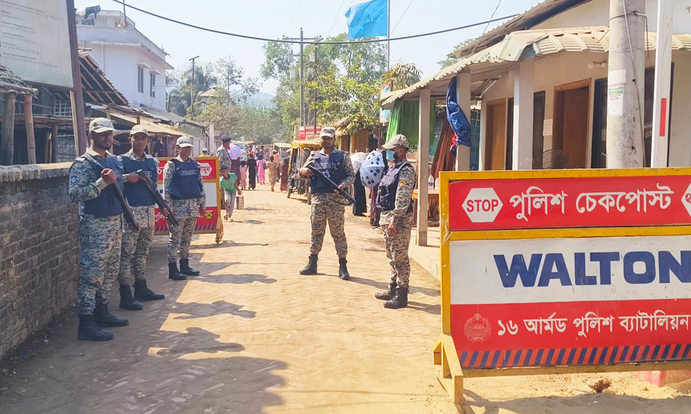 রোহিঙ্গা ক্যাম্পে দুই পক্ষের গোলাগুলি, যুবক নিহত