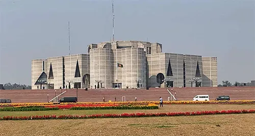 সংসদভবন এলাকায় চলছে প্রস্তুতি