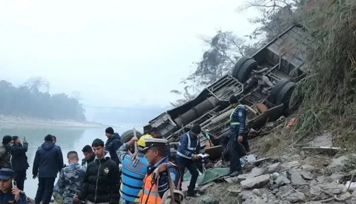 নেপালে বাস দুর্ঘটনা, বৃটিশ পর্যটকসহ নিহত ১৯