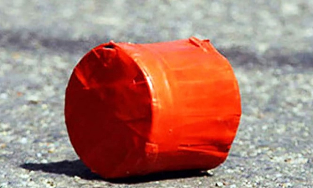 রাজধানীতে ককটেল বিস্ফোরণ, যুবক আহত