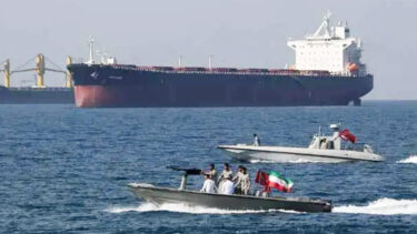 ইরান হরমুজ প্রণালি বন্ধ করে দিলে কী ঘটবে?