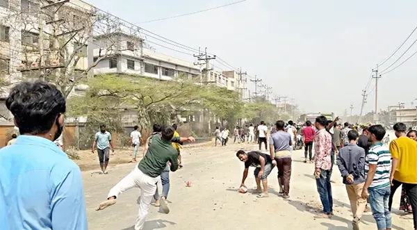 রণক্ষেত্র ঢাকা-সিলেট মহাসড়ক, পুলিশ সাংবাদিকসহ আহত ৬০