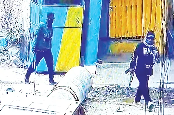 চাঁদার দাবিতে সাবেক এমপি মোস্তাফিজের বাড়িতে ফের গুলিবর্ষণ