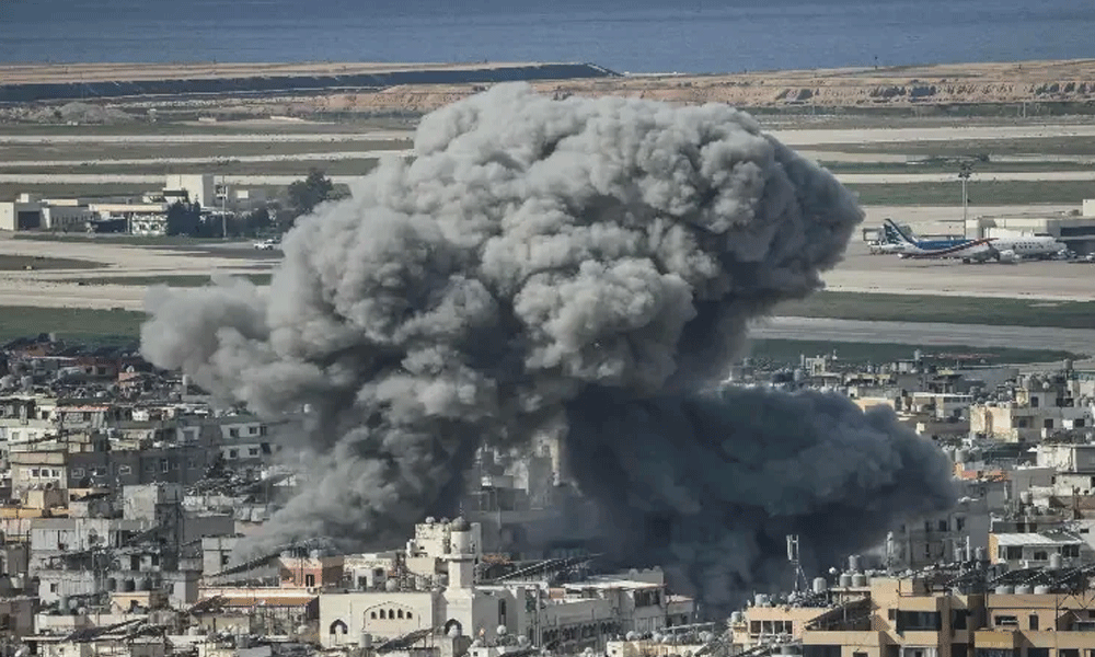 লেবাননকে সাঁজোয়া যান-রসদ সহায়তা দেবে ফ্রান্স