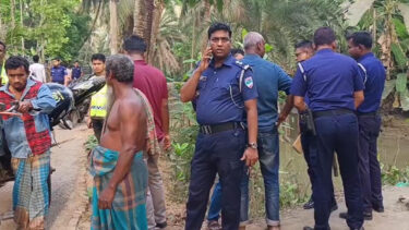 বাগেরহাটে পুলিশ কুপিয়ে আসামি ছিনতাই