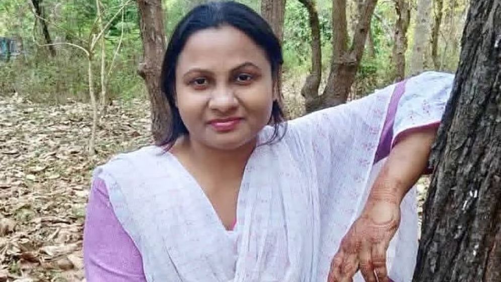 বিড়ালকে বাঁচাতে গিয়ে তরুণীর করুণ পরিণতি