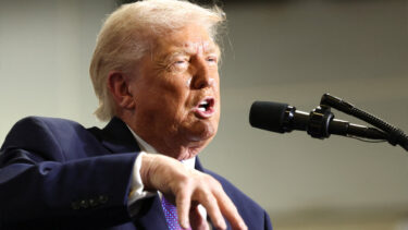 তেলের দামের চেয়েও ইরানকে থামানো বেশি জরুরি : ট্রাম্প