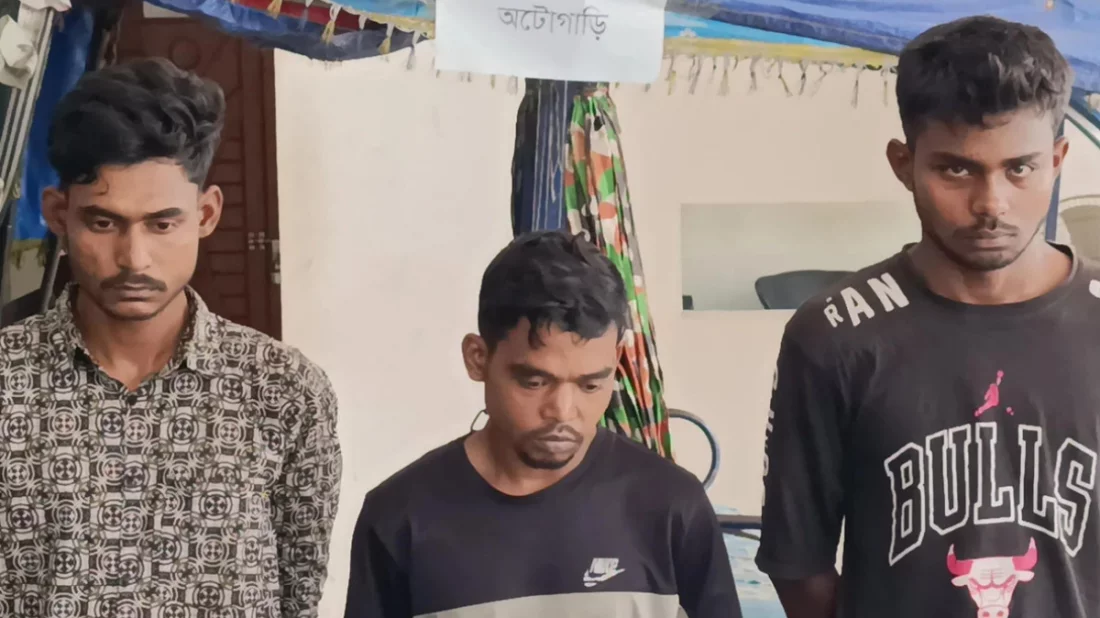 যুবককে কেটে দুই টুকরো করলো ৩ বন্ধু, কাটা মাথার সন্ধানে পুলিশের অভিযান