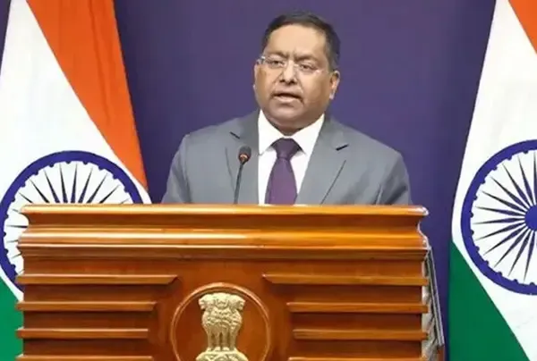 হাসিনাকে ফেরানোর অনুরোধ খতিয়ে দেখছে ভারত