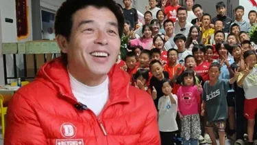 চীনের ‘সুপারড্যাড’, দত্তক নিয়েছেন ৩০০ শিশুর