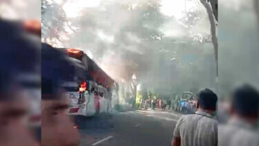 মাদারীপুরে চলন্ত বাসে আগুন, একজনের মৃত্যু