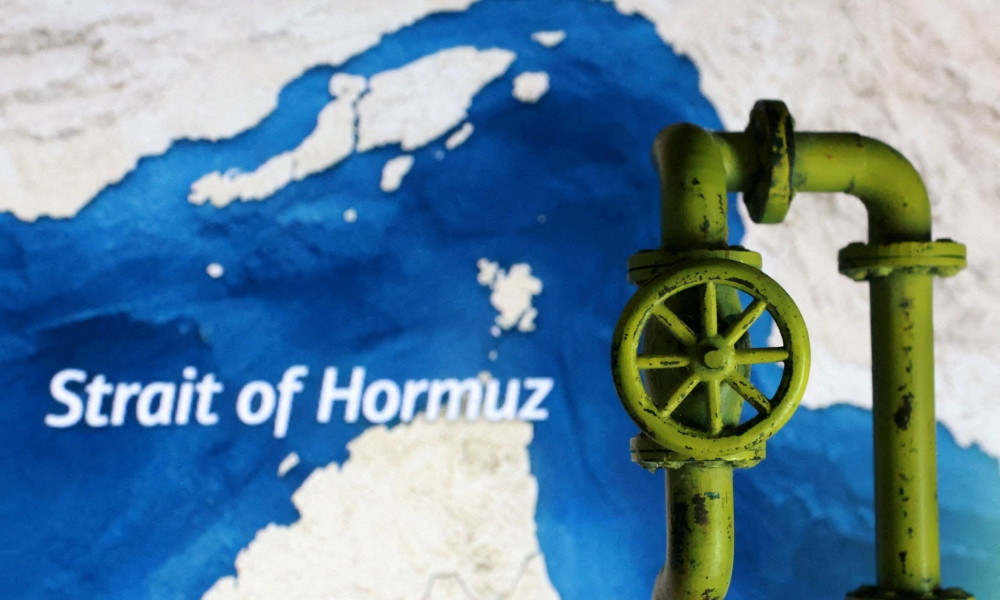 ইরানের নিয়ন্ত্রণে হরমুজ, টোল দিতে হবে রিয়ালে : তেহরান