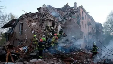 ইউক্রেনে রাতভর রুশ বাহিনীর ব্যাপক হামলা, নিহত ৭