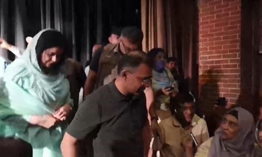 সপরিবারে নাটক দেখলেন তারেক রহমান