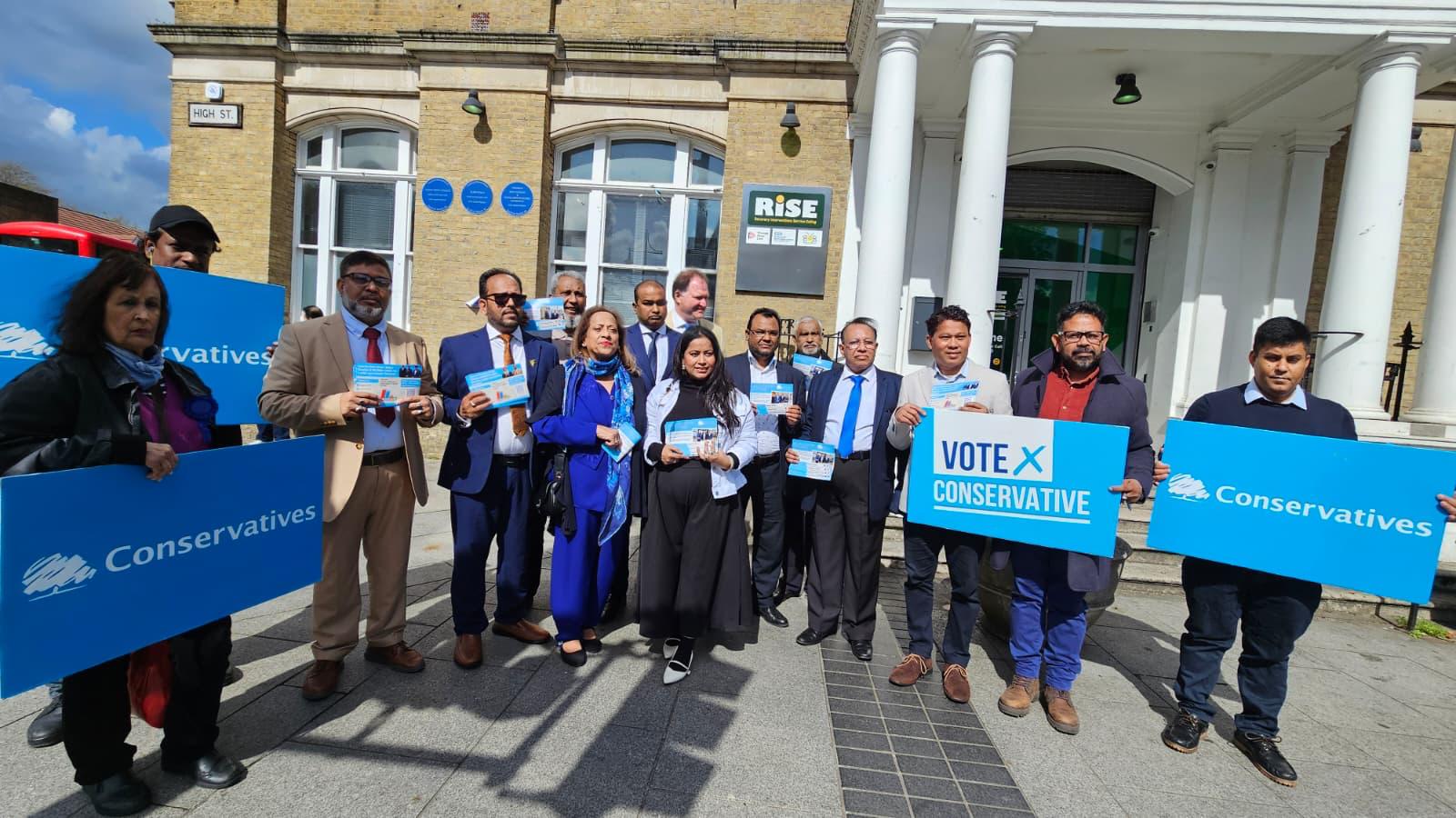 কনসারভেটিভ পার্টির সাউথহল ইলিং শাখার বাংলাদেশী ১৪ জন প্রার্থীসহ কনজারভেটিভ কাউন্সিলর আনুষ্টানিক প্রচারনার শুভসুচনা