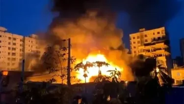 ঢাকায় ফোম কারখানায় আগুন, নিয়ন্ত্রণে ৪ ইউনিট