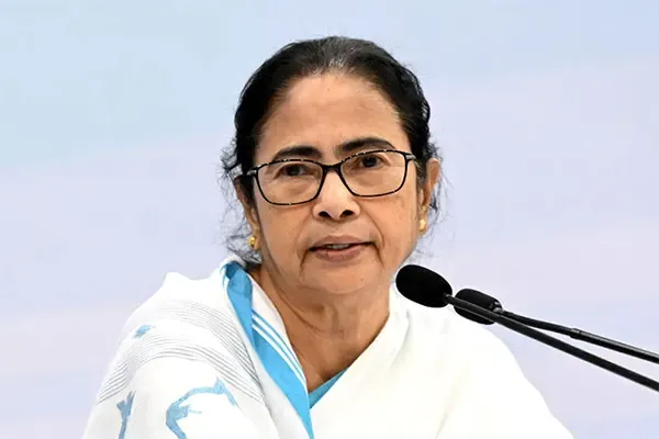 পশ্চিমবঙ্গে বিজেপি বিরোধী মঞ্চ গড়ার ডাক দিলেন মমতা