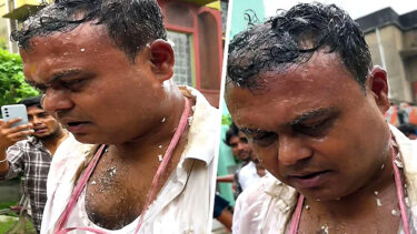 শিক্ষককে জুতার মালা পরিয়ে পেটাল শিক্ষার্থীরা