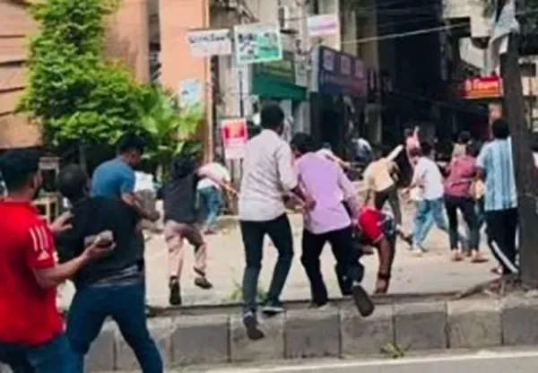 ঢাকার তিন শিক্ষাপ্রতিষ্ঠানে ছাত্রদল-ছাত্রশিবির সংঘর্ষ, আহত বেশ কয়েকজন
